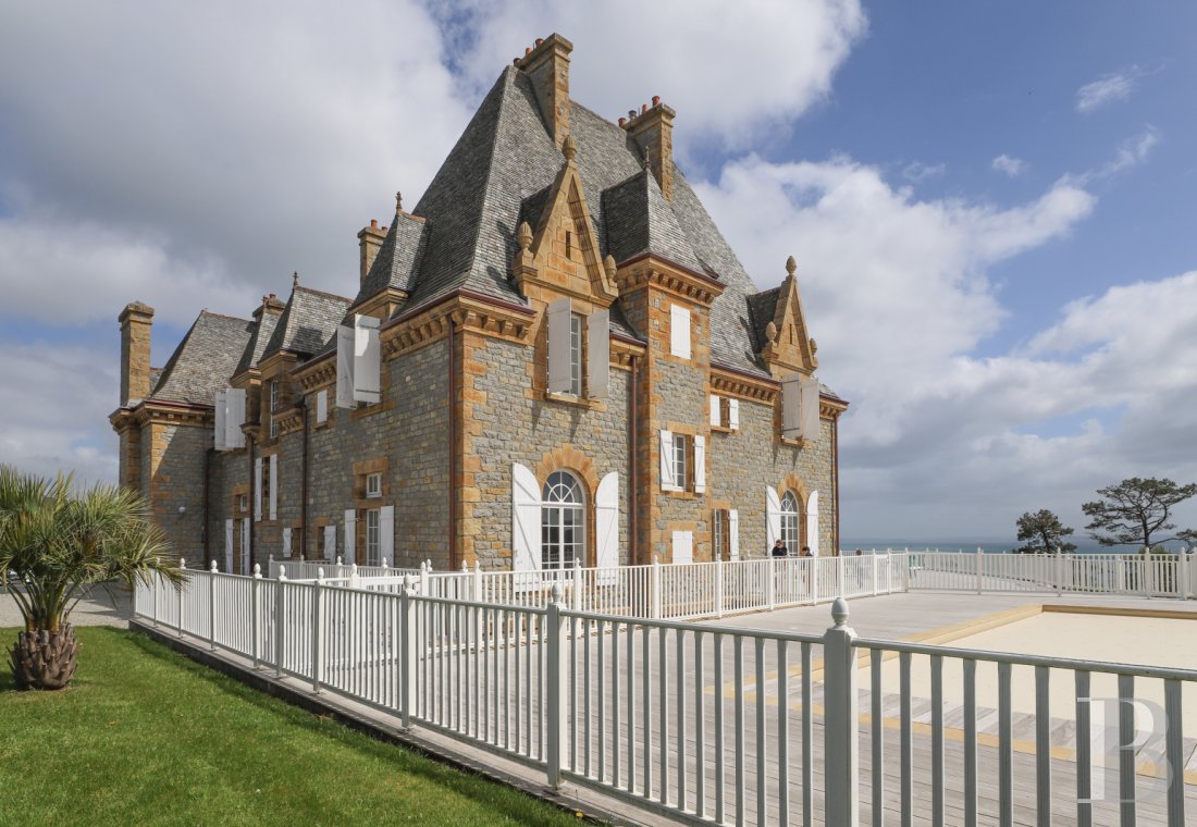 An early 19th century manor house overlooking the Bay of Douarnenez on the Crozon peninsula in Finistère - photo  n°36